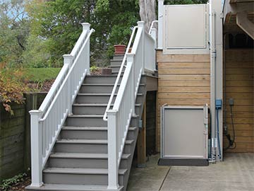 outside wheelchair lift for house